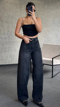 igh-Waisted Wide-Leg Jeans – Washed Black